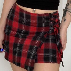 Wild fable red plaid mini skirt **MISSING STRING***